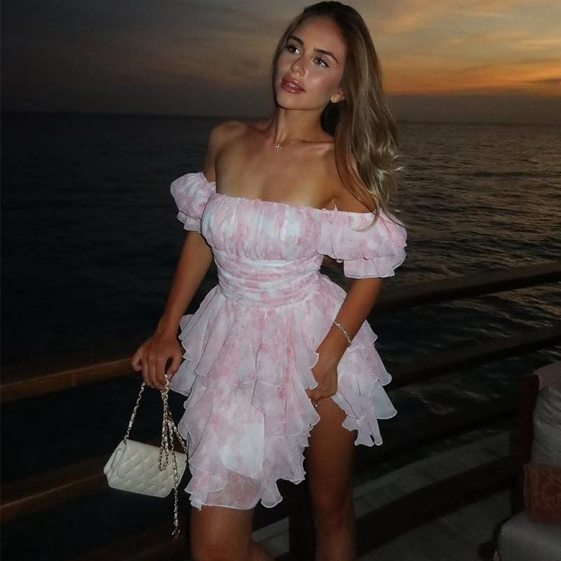 レディース ワンピース 夏用 オフショルダー ラッパースリーブ フラワープリント フリル ショート丈 エレガント フェミニン カジュアル 軽やか シフォン素材 ハイウエスト ピンク系 ブルー系 6,975円