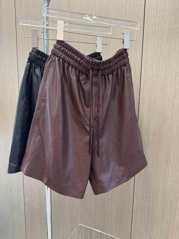 ショートパンツ レディース 羊革 革 ハイウエスト ワイドレッグ 膝上丈 カジュアル 普段使い 柔軟素材 軽量 伸縮性 通勤対応｜日用雑貨　RISE店