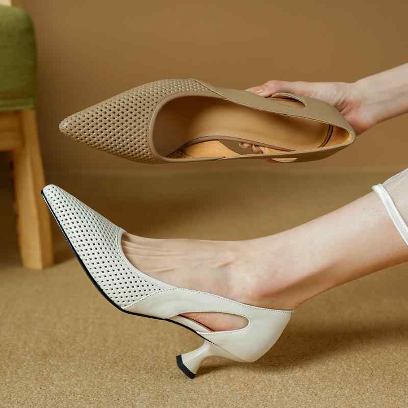 パンプス レディース 革 なめし革 牛皮 通気性 メッシュ カットアウト 穴あき 尖頭 ポインテッドトゥ チャンキーヒール 真っただ中踵 置き目踵 浅口 シューズ 成人女性靴 靴 通い用 執務室 普段使い走り 心地好い 好いたらしいめ
