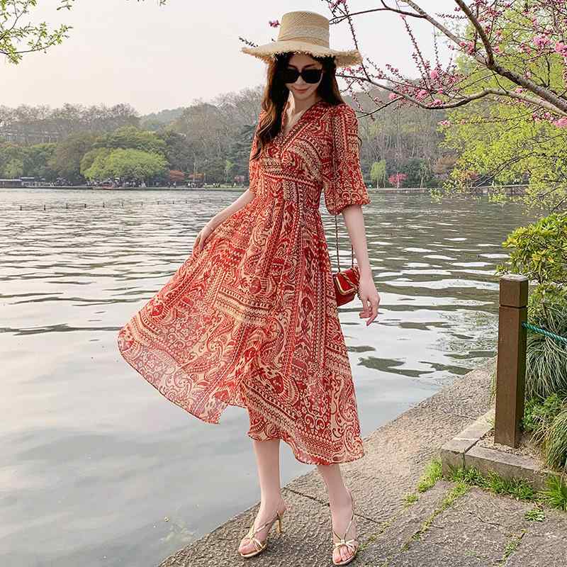 衣裳 レディース 春夏 Vのど首 マキシワンピ ロング衣裳 朱夏御召しもの 細長い切口 花柄 フラウンス ボヘミアン たまり場 砂浜 カシュクール ラップワンピ 体型取りまかなう 取り合わせ取りまかなう 着痩せ 細見せかけ ゆったり 大層らしい大きさ 普段使い走り 会う約束 カジ