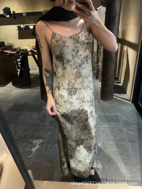 衣裳 レディース 春夏 ロング衣裳 吊り下げ衣裳 キャミソール衣裳 膝丈 ミモレ丈 銅アンモニア水衣料繊維 当たること冷感 御前上等感 レトロ 読みもの風 フローラル 花柄 総柄 小花柄 ノースリーブ 冷やりとした 普段使い走り お出かけ 旅する 心地よい フ