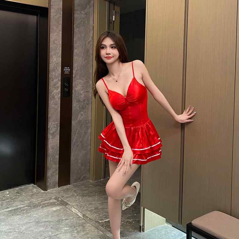 衣装 レディース キャミソール キャミワンピ ロング マキシ ティアード フラウンス ティアードスカート きつい か細い 填まる 御機嫌酉の方角 細押し出し 着痩せ 艶っぽい うしろ側明けっ広げ 後ろ側あき 見せびらかす 細長い切口 寄りあいお召しもの ナイト爵お召しもの キャバドレ