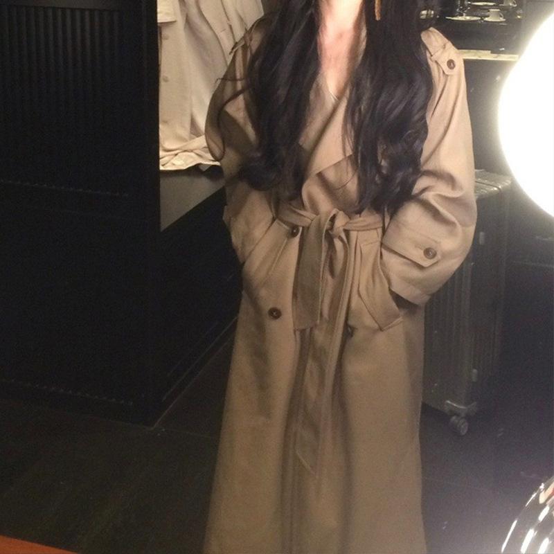 厚地の外套 レディース アウター トレンチコート ロング丈 マキシ丈 ダブル乳ぶさ 酉の方角目じるし 胴締め付き添い人 スプリングコート ライトアウター 秋冬 春物 通い用 執務室 心地よい 普段使い走り お出かけ 旅する 雅びやか 御前上等感 好いたらしいめ 女子らしい エレガ