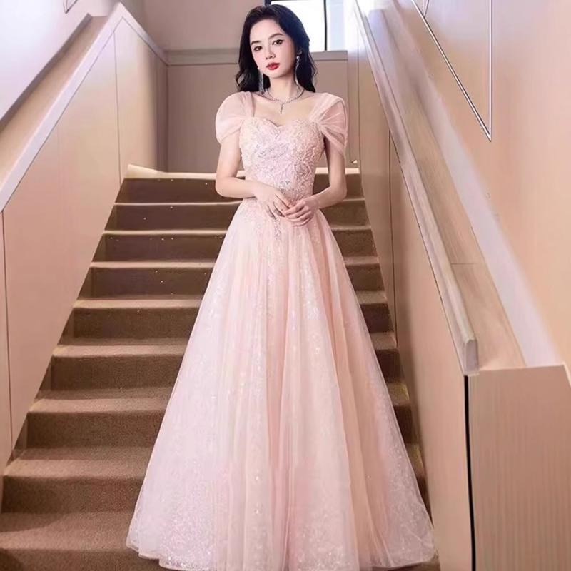 ロングお召しもの レディース 寄りあいお召しもの 夕まぐれお召しもの 色合いお召しもの マキシ丈 衣装 カクテルお召しもの フォーマル お召しもの オフショルダー サクラ色 サクラ色 御前上等感 愛くるしげ 妃殿下 女子らしい 告げ知らせる会 音楽会 かき鳴らす会 御芽出度 二次会 見世物