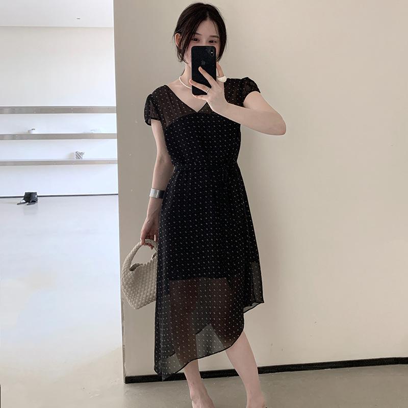 衣装 レディース 春夏 ロング マキシ丈 裾不規則さ うつり変わり 韓国 レトロ 流行り物 通い 普段使い走り 通学 お出かけ 執務室心地よい たわい無い ゆったり 体型押しかぶせる 着痩せ 細押し出し 冷やりとした 薄っぺら 無地 黒いこと A生産ライン 炎節