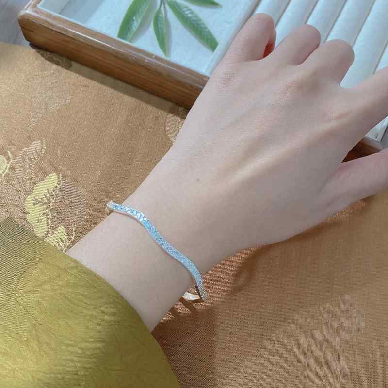 ブレスレット レディース 銀 シルバー 999 刻印 バングル シンプル 細め 実心 スモール 華奢 軽量 腕輪 ジュエリー アクセサリー 小物 普段使い 日常 金属アレルギー対応 記念日 誕生日 プレゼント 贈り物 ギフト シルバーアクセ|日用雑貨 RISE店