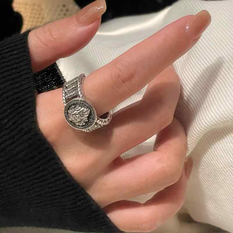 指輪 メンズ レディース ユニセックス アクセサリー シルバー925 銀製 ラッキーアイテム 金運アップ 黄財神 厄除け お守り ヴィンテージ風 レトロ エスニック 民族風 立体 彫刻 重厚感 調整可能 フリーサイズ 個性的 カジュアル おし｜日用雑貨　RISE店