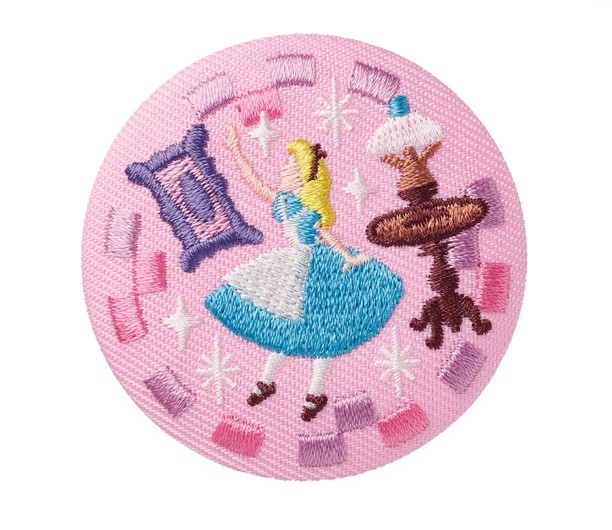 Disney Characters 刺繍缶バッジビスケット(再販）5．ふしぎの国のアリス （刺繍缶バッジのみ発送） ギフト プレゼント キャラクター グッズ画像