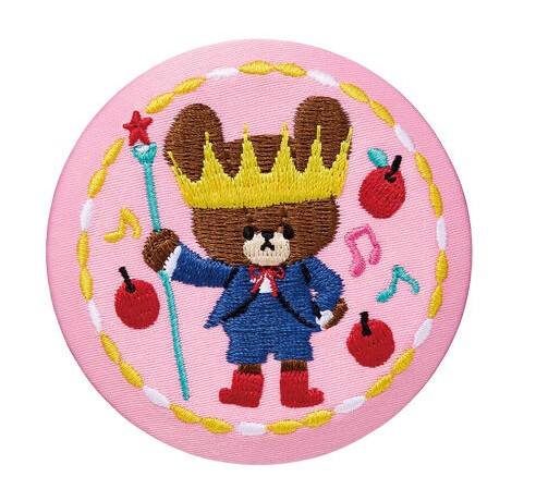 くまのがっこう 刺繍缶バッジビスケット 3．ザ・ベアーズ・スクール（王冠） （刺繍缶バッジのみ発送） ギフト プレゼント キャラクター グッズ画像