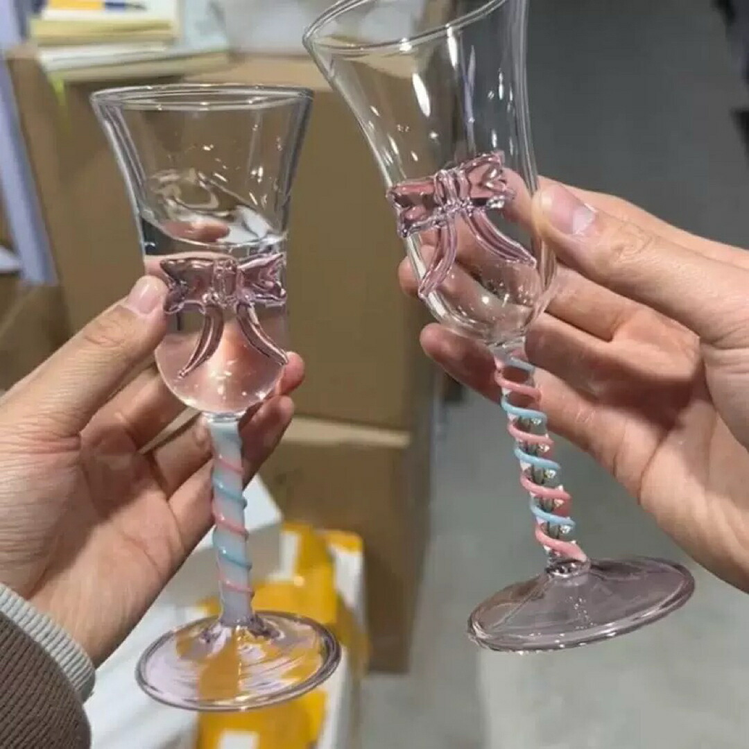 a062912シュロの葉捻じれ 三鞭酒水呑み ありの実仕掛ける 愛くるしげ淡彩青写真