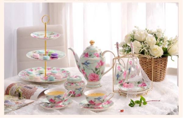 A029584ティー・コーヒーカップセット カップ＆ソーサー4客セット 花柄豪華カップ 陶磁器ティーセット｜リタハウス　店