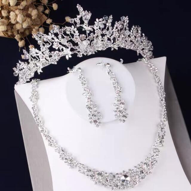 A058037ウェディング 花嫁3点セット ．アクセサリー ティアラ+イヤリング+ネックレス｜リタハウス　店