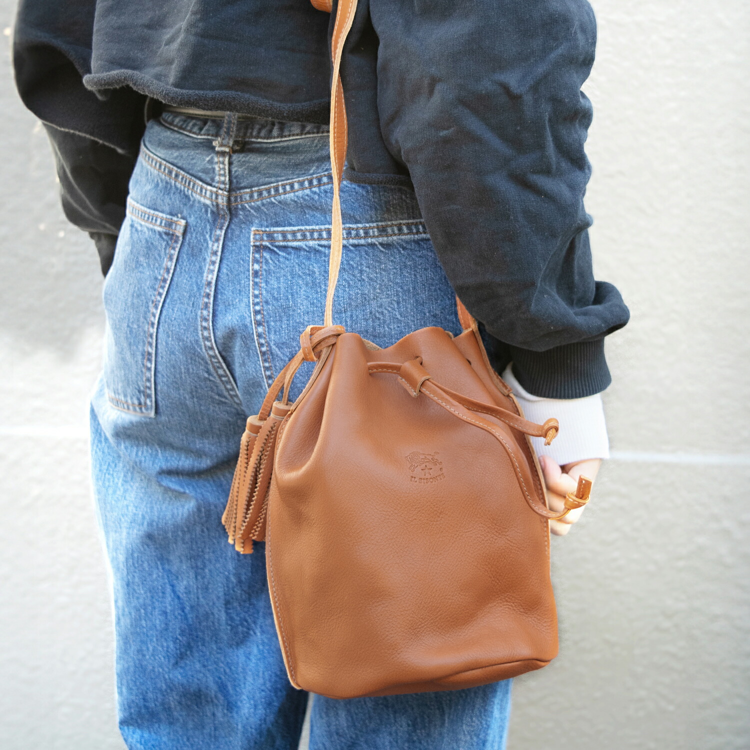 楽天市場】イルビゾンテ IL BISONTE 巾着付きバケツ型ショルダーバッグ