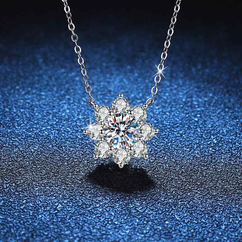 ネックレス 女性用 銀 吊り下げ モサン石 八花弁 太陽花 雪花 1g 軽量 華やか アクセサリー 普段使い 細工 繊細 輝き シンプル スタイリッシュ ジュエリー