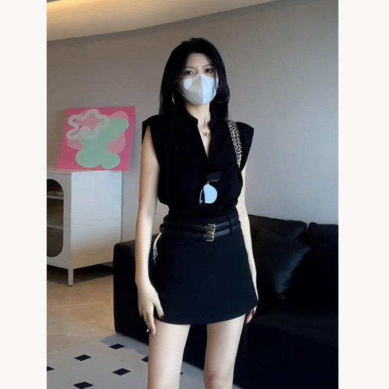 レディース Vのど首 ノースリーブ プルオーバー 黒いこと 旗がしら捩り 夏用 遊撃手丈 トップス 今めかしい  心地よい 個人的特徴的 軽さ 吸湿速乾