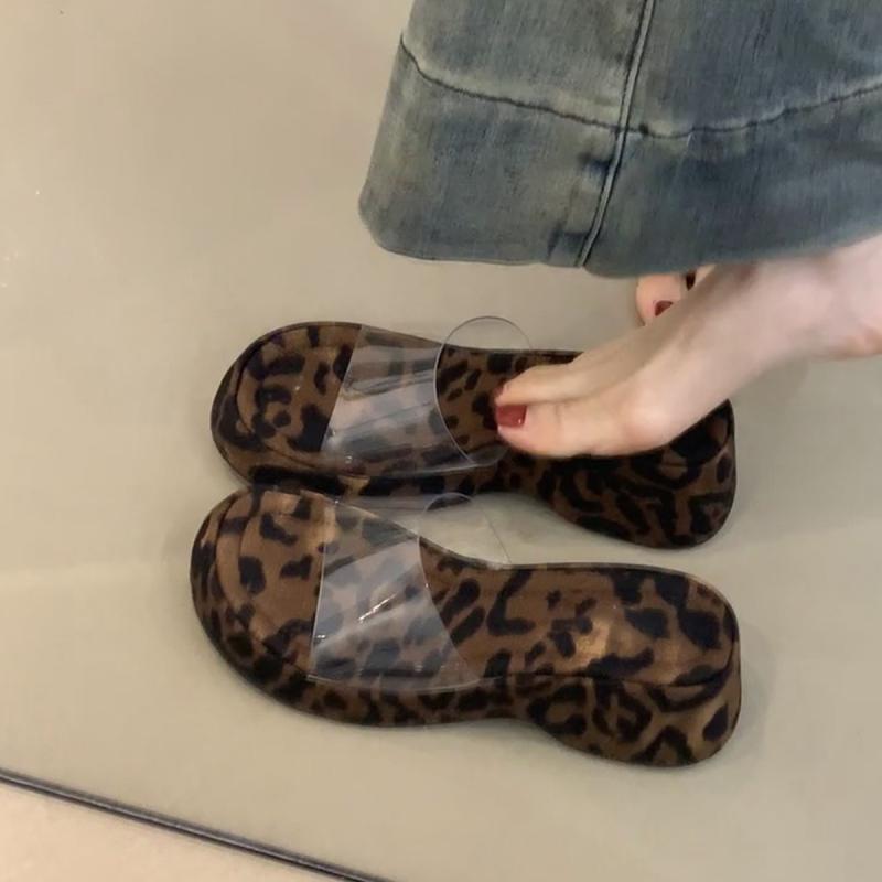 サンダル レディース 夏用 厚底 ヒョウ柄 澄み切った 同盟罷業さあ美 つま先車のドア 練りあわせるなめし革 フレンチ表現スタイル 雅びやか 出掛ける用 好いたらしい 軽さ