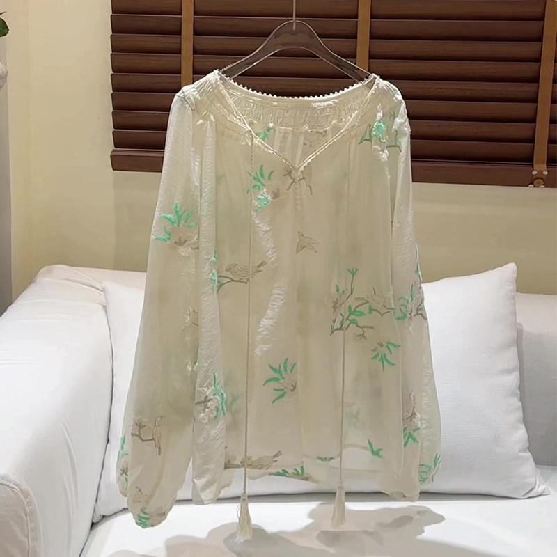 シャツ 女性用 Vネック 刺繍 レトロ ゆったり 上品 おしゃれ トップス ブラウス 普段使い 軽やか スタイリッシュ