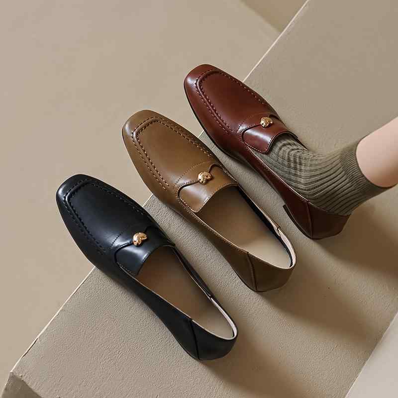 フラットシューズ 女性用 春夏 復古風 平底 ローファー かわいい ハートバックル イージーオン 深口 シングルシューズ 軽量 快適 通勤 普段使い ブラウン系 ベージュ系 革調素材 伸縮性画像