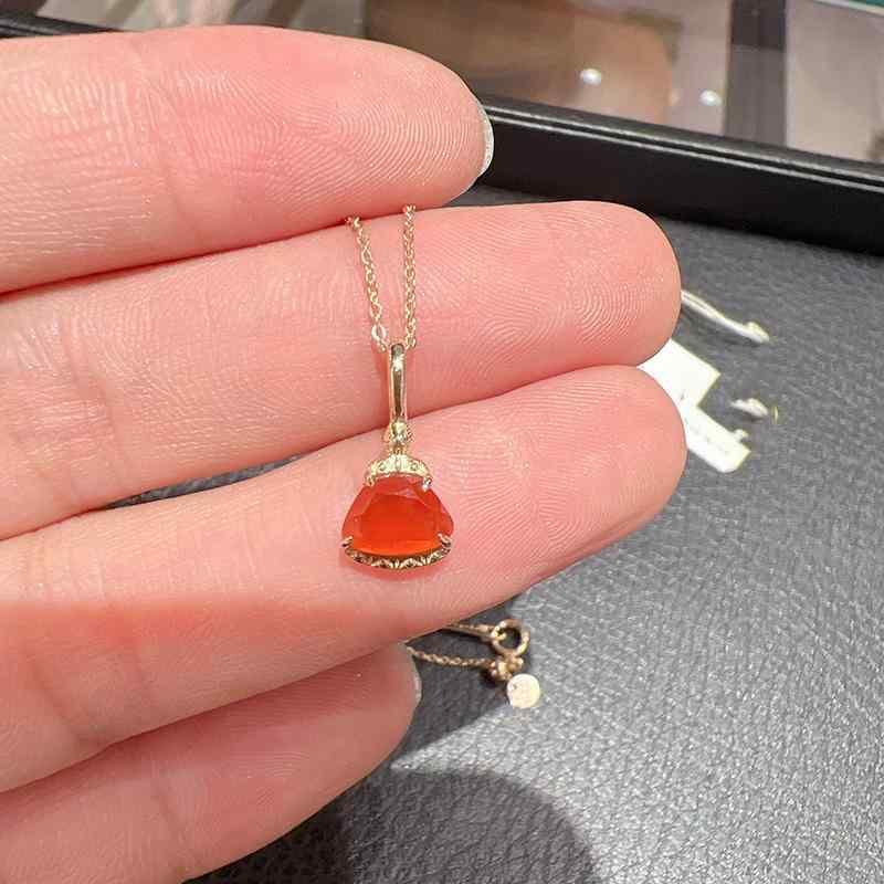 ネックレス 女性用 シルバー925 ゴールドメッキ 石 紅玉髓 オレンジ トライアングル ペンダント ショート 鎖骨チェーン 軽量 普段使い アクセサリー シンプル ジュエリー ファッション アイテム