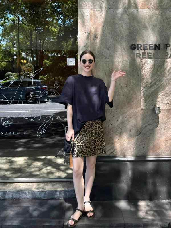 女性用 スカート 春夏 ヒョウ柄 Aライン ミディ丈 レトロ スタイル 抗シワ ゴールド加工 エレガント 普段使い 軽量 ストレッチ