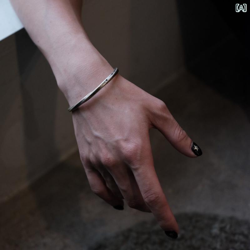 ブレスレット ユニセックス ペア シルバー レトロ ブラック 装飾 巻きつき チェーン アクセサリー スタイリッシュ モダン ユニーク 日常使い 軽量 細身 シンプル 洗練