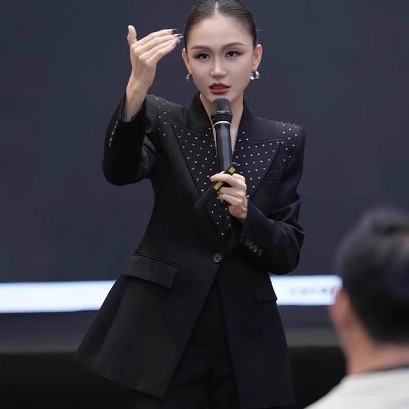 西装 仕掛ける お上さん用 背広 テーパードパンツ 仕事服 お上さん 商行為 仕掛ける 御前上等感 伸ばすこと原料品 細身影ぼうし 黒いこと 秋冬 通い用 普段使い走り 軽さ 吸湿速乾 膝丈スコート 入り替わり プルオーバー トップス 組みあわせ フォーマル 表現スタイル 研ぎあげる