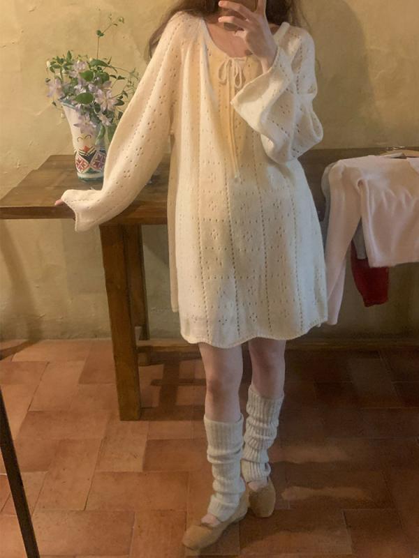 ニット ワンピース 秋冬 レディース 切り替え ニット素材 ゆったり ストレート シルエット ホワイト フレンチスタイル 高級感 暖かみ レイヤード インナー 普段使い 伸縮性 柔らかい 肌触り｜リバーパディ