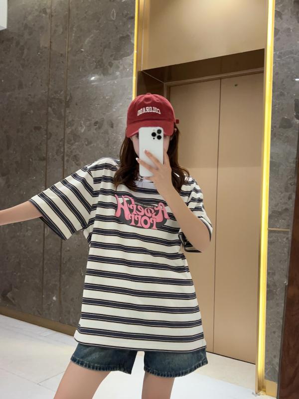 Tシャツ 女性用 アメリカンスタイル ストリートファッション アルファベット柄 ゆったりシルエット 半袖 ビンテージ風 リラックススタイル ラウンドネック トップス コットン素材 軽量 通勤 普段使い 春夏 ブラック ホワイト