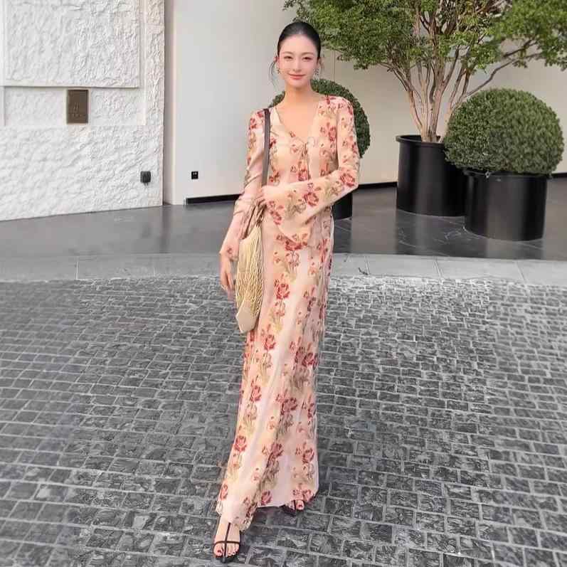 衣装 レディース 春夏 フレンチロマンティック モーニンググローリー柄 真? 絹地  Vのど首 系? 桑蚕? 当たること冷感 軽さ 吸湿速乾 砂浜たまり場 ロングお召しもの お上さん用 ビッグ影ぼうし 黒いこと サクラ色系 象牙色 伸縮性 生まれ変わり衣料繊維