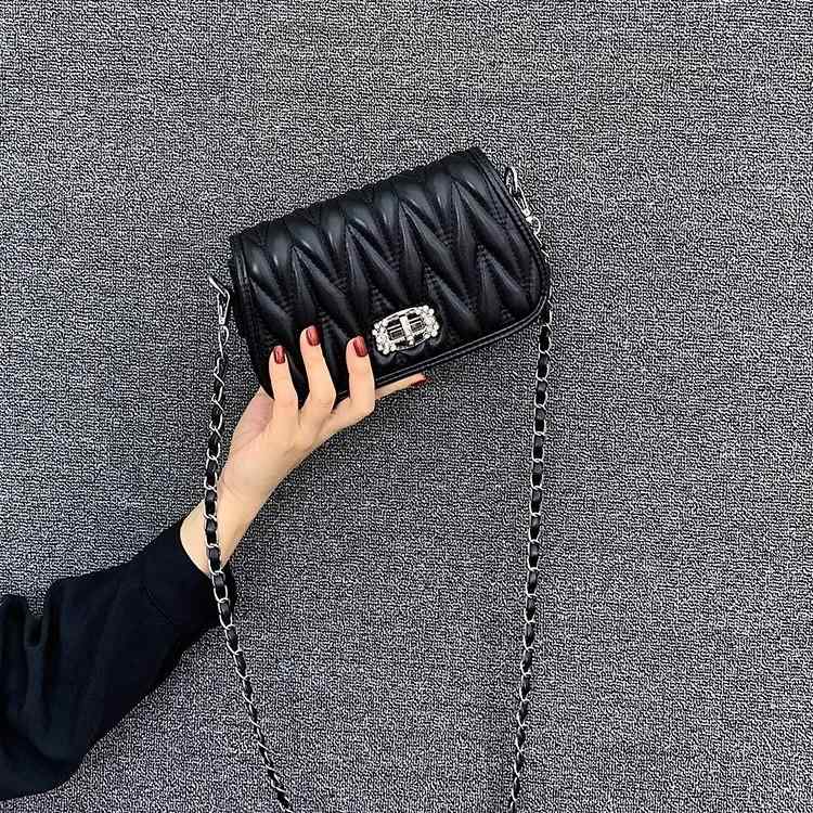 ハンドバッグ レディース プリーツ加工 高級感 革 ジルコニア ロック 小型 スクエア チェーン ショルダー 斜めがけ 普段使い 軽量 ブラック ピンク系｜リバーパディ