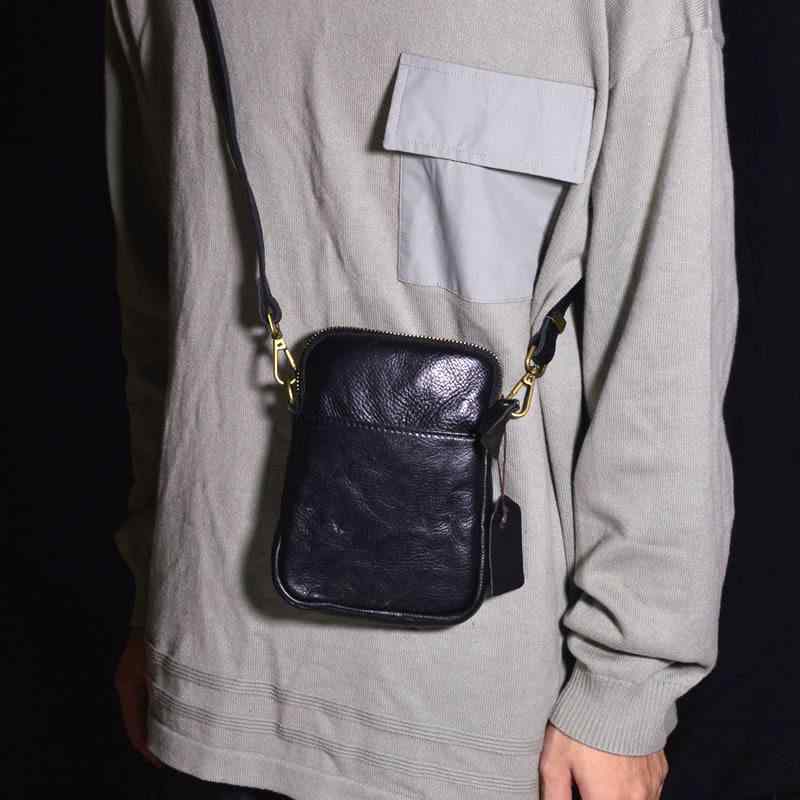 成人男性用 革 ミニ 曲がったがけ ショルダーバッグ シワ産業風 縦型 心地好い スマホ納める 耐久性 普段使い走り 軽さ パウダーコンパクト