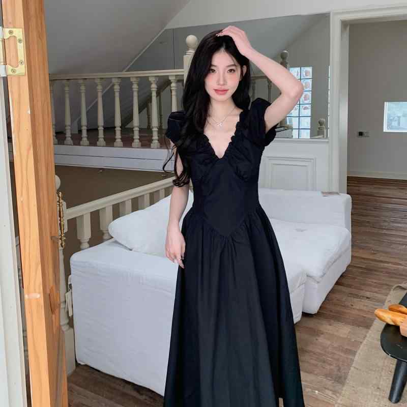 ワンピース レディース ブラック Vネック ロング丈 夏用 高級感 フレンチスタイル ウエストシェイプ スリム エレガント フェミニン 軽量｜リバーパディ