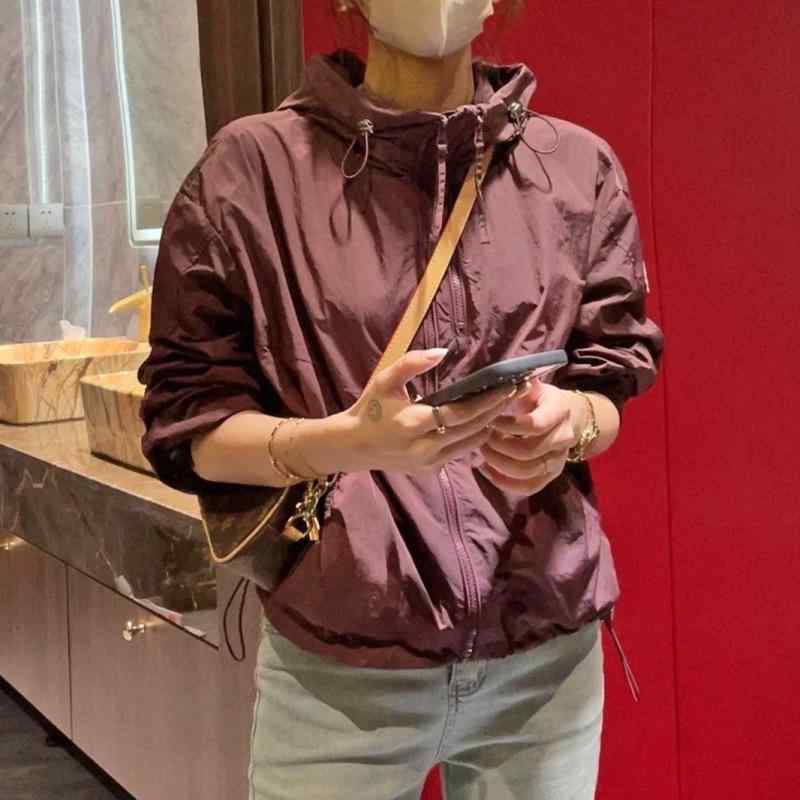 レディース フード付き 防風パーカー 春夏 薄手 防晒 軽量 吸湿速乾 切り替え 普段使い 外出 カジュアル ジャケット ブラック グレー ネイビー 通勤 アウトドア