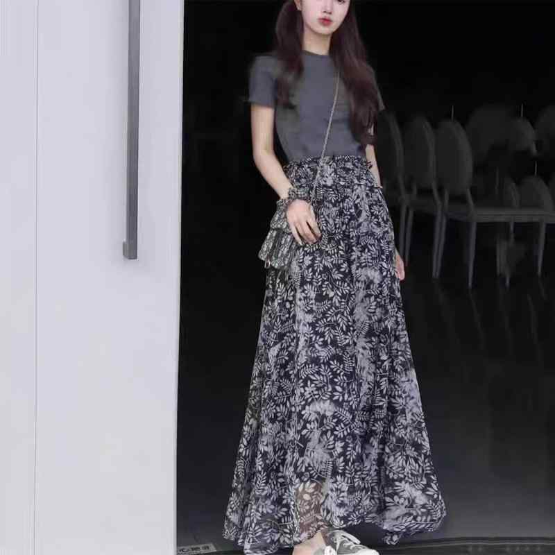 セットアップ 女性用 夏 スカート ツーピース 高級感 ミディ丈 軽やか フレアシルエット 普段使い 涼しい 伸縮性