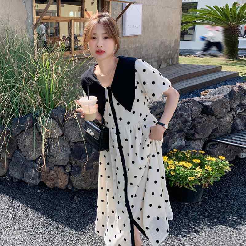 レディース ワンピース ドールカラー ポルカドット柄 夏 高級感 ゆったり ロング丈 上品 ティータイム スタイル フェミニン 軽やか 普段使い カジュアル 女性らしい 甘め シルエット 通気性 良い コットン混 吸湿速乾 機能
