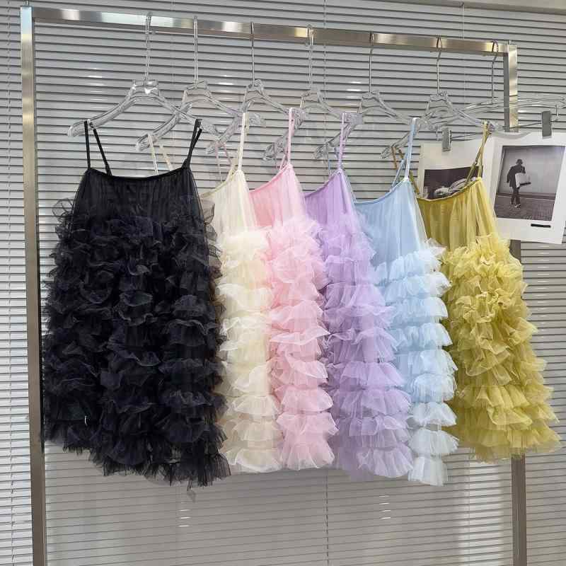 ワンピース レディース 夏 かわいい 多層 プリーツ チュール 切り替え キャミソール 軽量 通気性 ミディ丈 エレガント シルエット