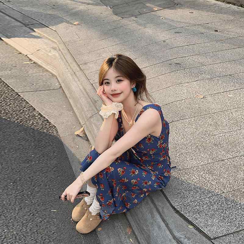 衣装 レディース 夏 V素っ首 御花刷り上げる ノースリーブ キャミソール フレンチたまり場風 砂浜 酉の方角シェイプ か細い成り行き 軽さ 冷やりとした 花柄御召しもの ご機嫌酉の方角 成人女性用 トップス スコート うつり変わり