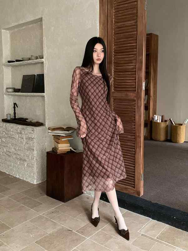 ワンピース 女性用 性 少数派 中長丈 長袖 ラウンドネック 復古 レース ボディス レッド スリム スリムフィット Aライン スカート 秋冬 切り替え ウエストマーク フレアシルエット 軽量 伸縮性