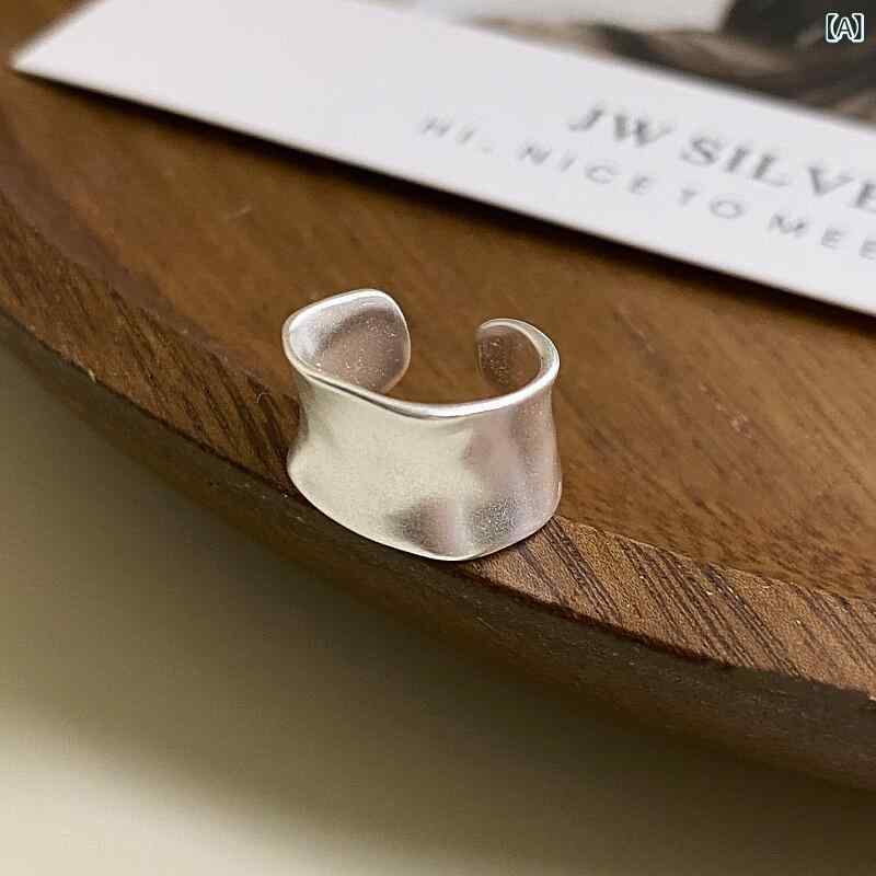 イヤリング 銀 耳骨クリップ マット加工 シンプル ユニーク 耳飾り アクセサリー 女性用 普段使い 軽量 細身 シルバー アクセント 4,121円