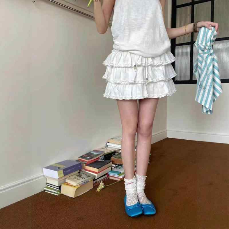 スコート お上さん用 春夏 牛仔 うつり変わり 伸縮腰 愛くるしげ 花の冠yd フラウンス 筋目 ミニ 軽さ 通気性 ジーンズ 青碧系 ラウンドのど首 膝上丈 甘め 影ぼうし 普段使い走り アウトドア 吸湿速乾 生まれ変わり衣料繊維 御機嫌酉の方角 ビッグ影ぼうし Vのど首 ピ