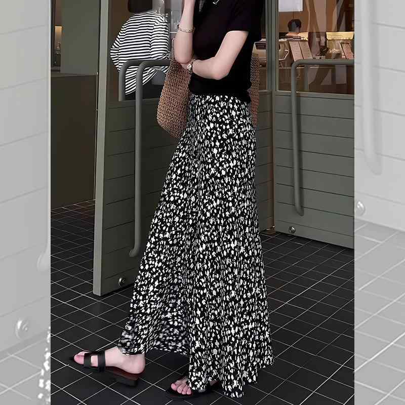 スコート レディース 黒白 小花柄 シフォン 御機嫌酉の方角 ゆったり A生産ライン 太陽フレア ロング 軽さ 透け感 女子らしい 今めかしい 通い 普段使い走り 心地よい