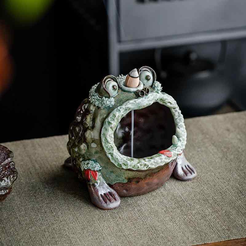 陶器 灰皿 復古 柴焼 セラミック クリエイティブ 中華 三角形 金蟾 デザイン 多機能 インセンスホルダー 倒流香皿 香炉 ベース 卓上 インテリア 陶芸 工芸品 香立て 灰皿兼用
