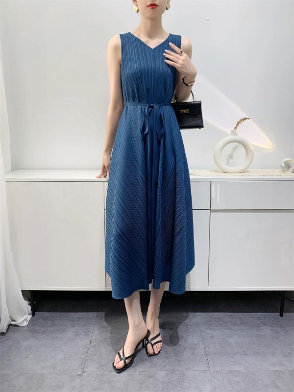 ワンピース レディース 春夏 フレア 気質 ゆったり 大きいサイズ 中長丈 Vネック 紐 リボン 背中開き キャミソール コットン 接触冷感 吸湿速乾 軽量 伸縮性 カジュアル デイリー 女性用 トップス スカート ロング丈 ゆったりシルエット フレアス