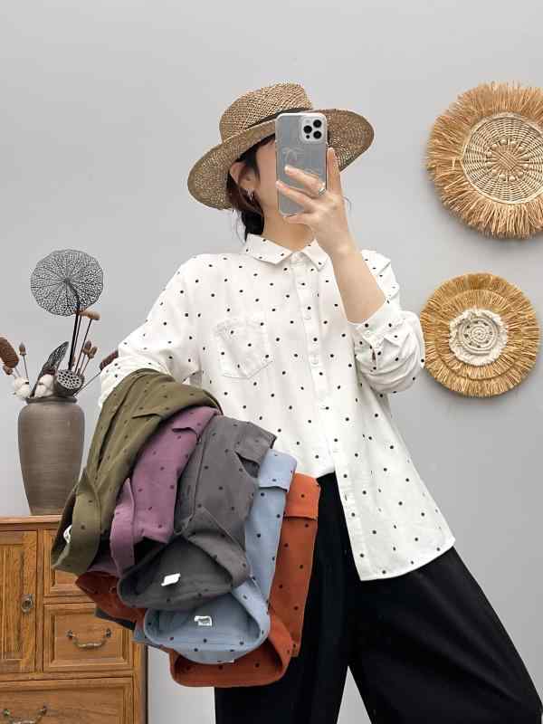 長袖シャツ 女性用 秋冬 厚手 起毛 コットン ドット柄 花柄 プリント 百搭 トップス ブラウス ゆったり シルエット 柔らかい 素材 暖か 通勤 普段使い カジュアル スタイル レイヤード 対応 ベーシック アイテム アイボリー ブラック グレー