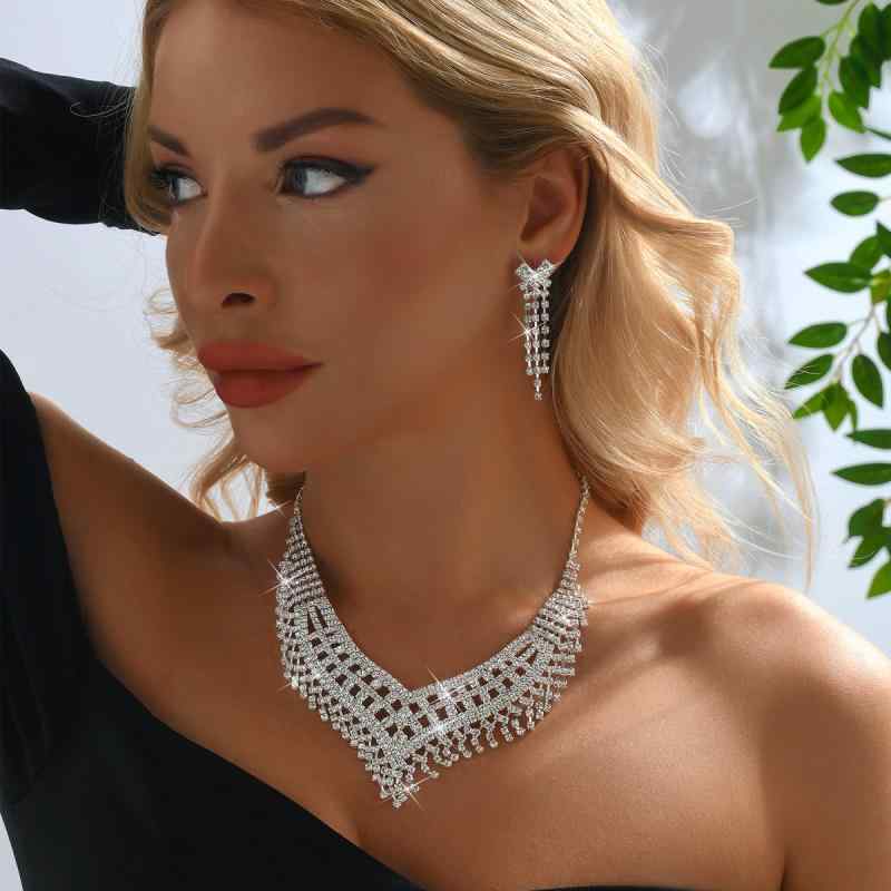ジュエリーセット 女性用 フラワー水晶 キラキラ 結婚式 パーティー フォーマル 普段使い セット ネックレス ピアス イヤリング スタイリッシュ 華やか アクセサリー シルバー調 ゴールド調 華美 洗練|リバーパディ
