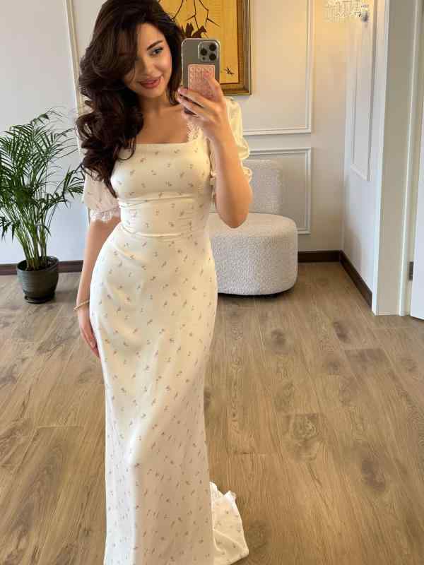 ワンピース 女性用 春夏 修身 系帯 光沢サテン プリント フラワーデザイン 優しいフェミニンスタイル レース フレアシルエット 軽量 通勤 デイリー 花柄 ピンク系 アイボリー コットン混 伸縮性