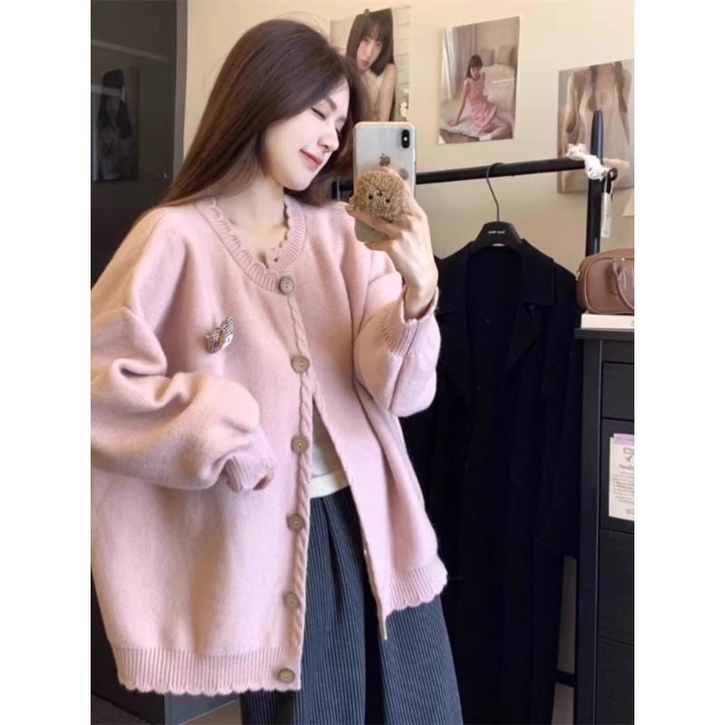 ニット カーディガン 女性用 ゆったり ゆるい ルーズフィット 甘め 優しい フェミニン スタイル 休日 リラックス カジュアル シック セーター ジャケット 柔らかい 綿混 長袖 トップス