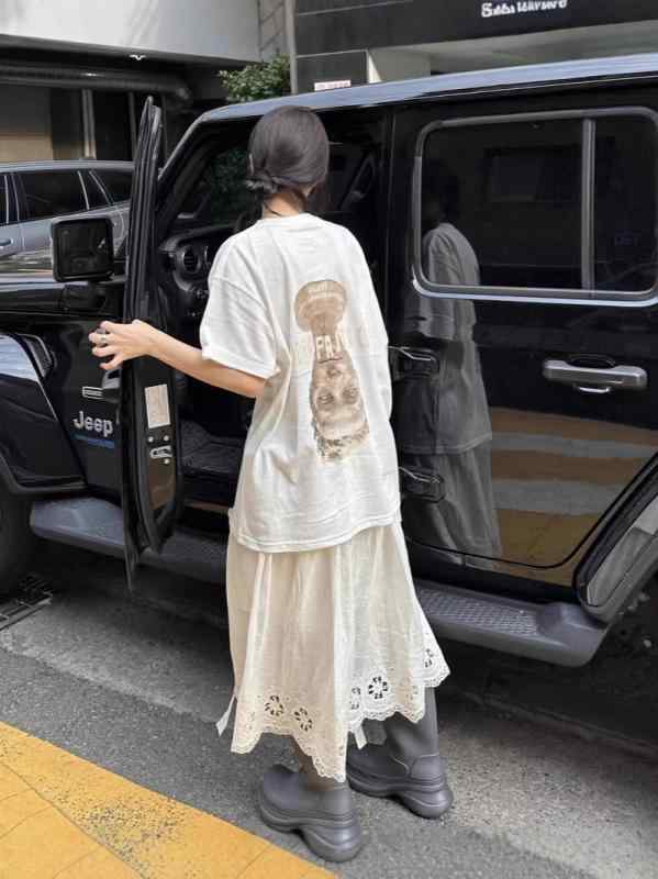 Tシャツ 男女用 短袖 トップス 復古 芸術プリント 前面後面柄 ゆったりシルエット ユニセックス カジュアル 普段使い コットン混 軽量 通勤対応 ストリートファッション ブラック ホワイト グレー系