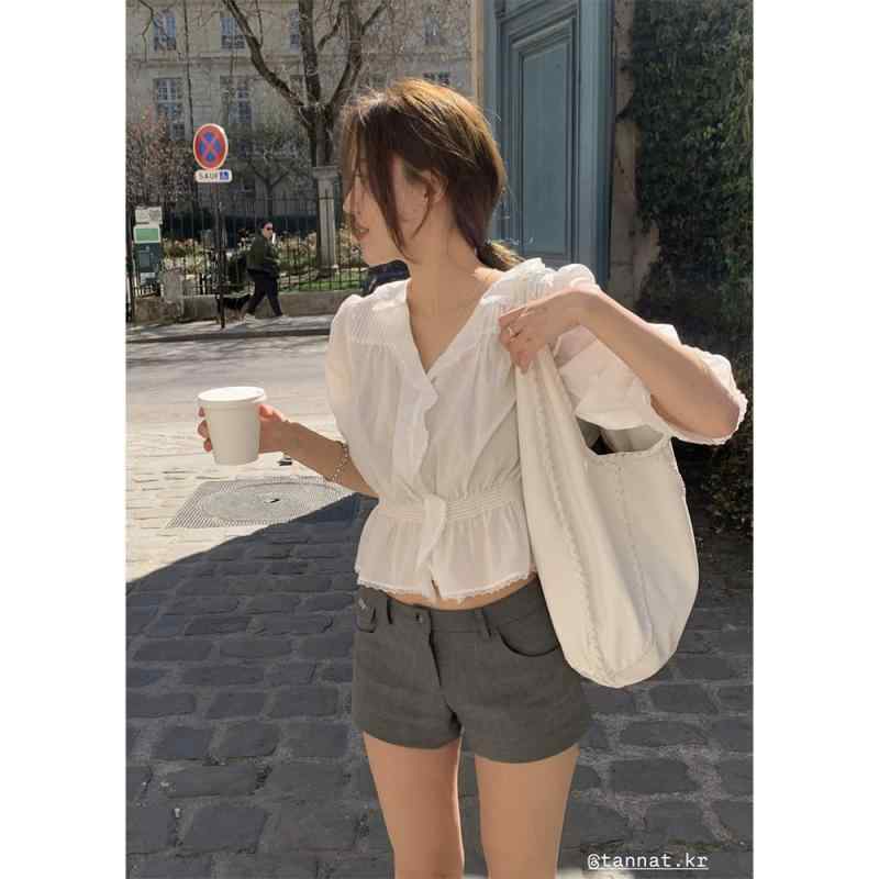 ブラウス 女性用 春夏 韓国 かわいい レース フリル 中袖 トップス 軽量 綿混 ピンク系 ブラック アイボリー 通勤 普段使い 伸縮性 吸湿速乾 ビッグシルエット Vネック カジュアル 10,629円