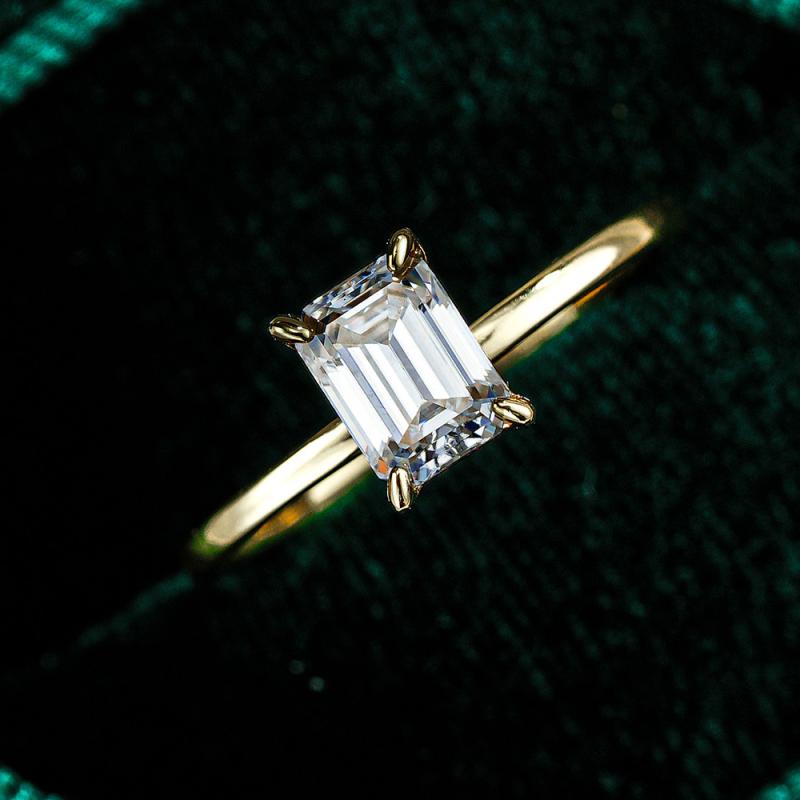 指輪 女性用 祖母緑 長方形 1ct 18k金メッキ モissanite S925銀 シンプル デザイン 指輪 ジュエリー グリーン カラーバリエーション 普段使い ギフト アクセサリー 華奢 スタイル 輝き 加工 細身 シルバー ベース 高級感 雰囲気